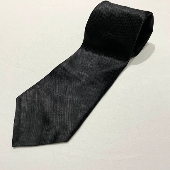 Trump Arrow Tie Black Solid Pattern 100% Silk Made In Canada Formal Business - Picture 1 of 5
